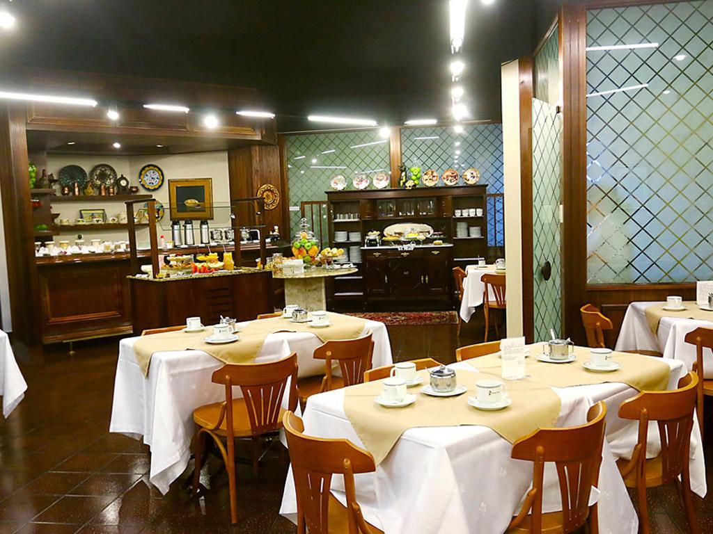 Village Hotel 蓬塔格罗萨 外观 照片